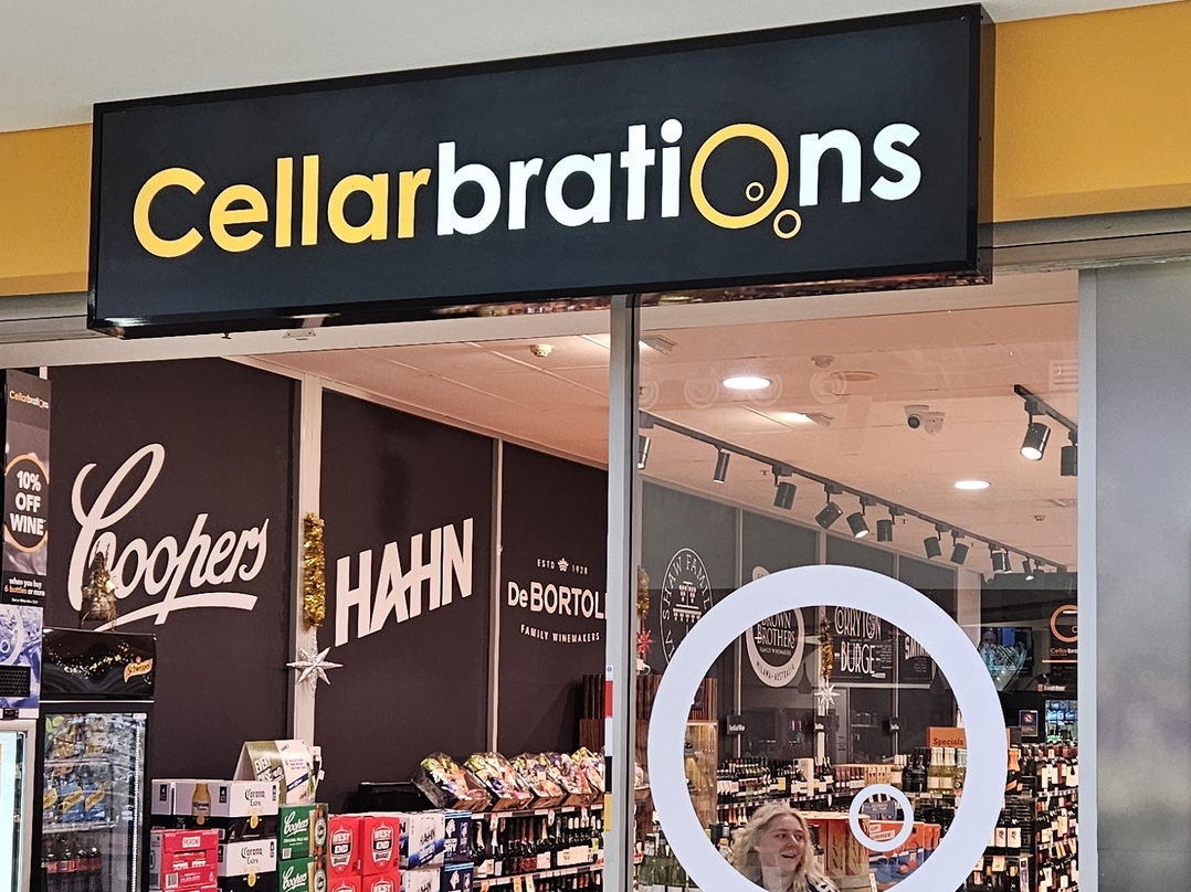 Traders Store Front