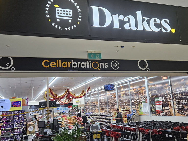 Traders Store Front